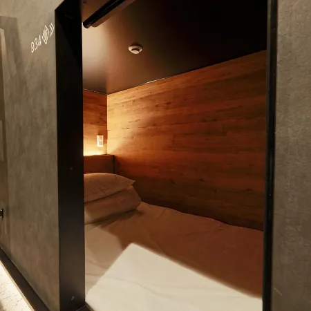 Rembrandt Cabin & Spa Shimbashi - Caters to Men