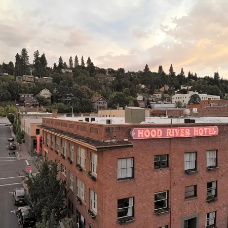 Hood River Hotel