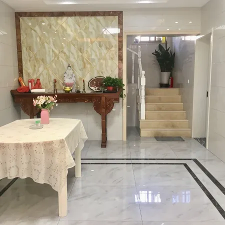Baoying Qizhong Hostel