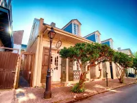 Inn on Ursulines, a French Quarter Guest Houses Property Отели рядом с достопримечательностью «Парк Джэксон-сквер»