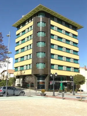 美麗都德爾蒙卡約飯店