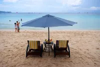 Paradise Garden Resort Hotel & Convention Center Boracay powered by ASTON - Пляж