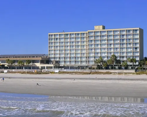Tides Folly Beach, Charleston's Oceanfront Hotel フォーリー・ビーチのホテル