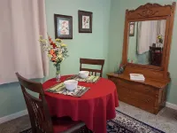 Dove's Perch, An efficiency Studio at Robin's Nest Inn