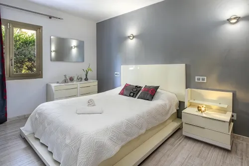 Apt. Franca, near the beach. 300 m, Pool, Wifi, A/C Terrasse and private garden