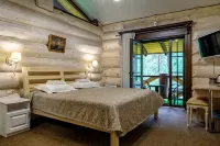 Kedroviy Ostrov (Сhemal) Hotel - parking
