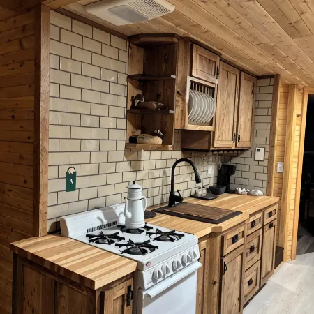 Charming 2-bedroom cabin with WiFi in North Bangor, NY.