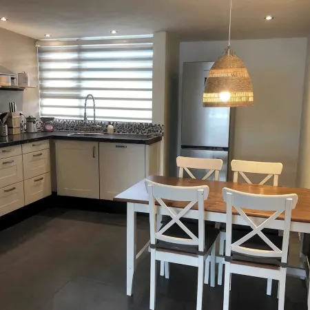 Spacious apartment within walking distance of the beach