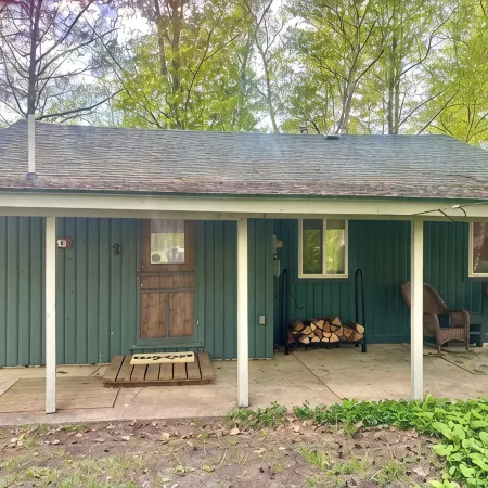 Peaceful 3-Bedroom Getaway on Loon Lake – Paddle, Hike, Unwind
