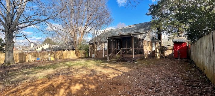 4 Bedroom Family Friendly Home in Great Madison Location Hotels in Madison