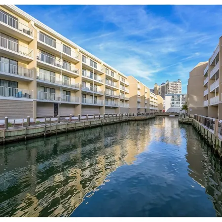 Seacret Hideout - Bayside - 1 block to beach, Seacrets and more.