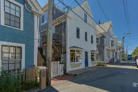 1Br Partial Water View / Beach Access + Sun Deck - 2-Star