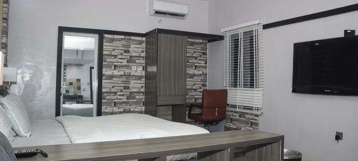 Premiership UK Suites Hotels in Ikeja