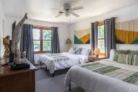 Lakefront Retreat Sleeps 12, Hot Tub, Boats, 1GIG Fibre, Pets, Wilmot Ski - 3 星級