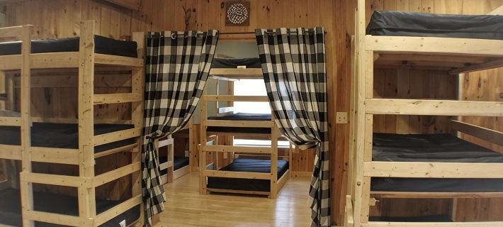 Large Groups - sleeps up to 24 -group ski rentals & lift tickets available ビーチ・マウンテンのホテル