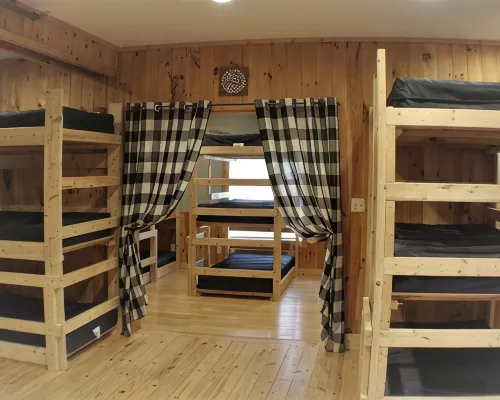 Large Groups - sleeps up to 24 -group ski rentals & lift tickets available 비치 마운틴 호텔