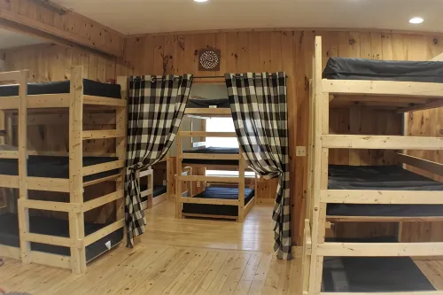 Large Groups - sleeps up to 24 -group ski rentals & lift tickets available