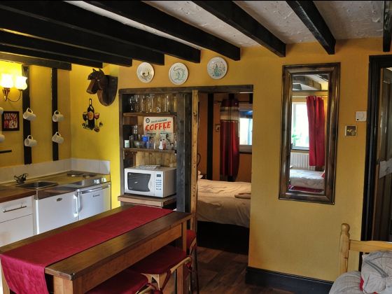 The Byre/Paddock - Sleeping 6 lounge/2 singles /double bed/double bed en suite