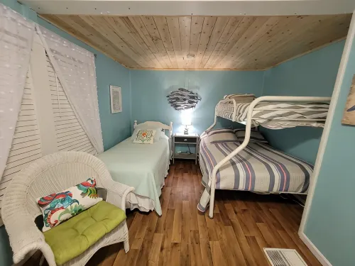 Roomy two bedroom cottage in Grand Marais, Michigan, on the Lake Superior shore. - 3-Star