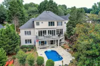 Modern Lakefront Oasis - Private Pool & Salt Water HotTub with Beautiful Sunsets - Private Pools