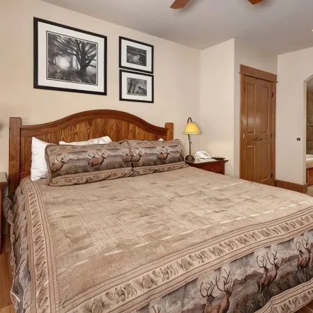 True Ski-in/Ski-Out Luxury at Lone Eagle – Highest 2Br on the Slope Side