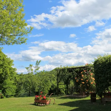 Farmhouse in the hills. Dependance for 4/6 people. Panoramic view!