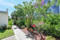 DOWN TOWN DELRAY, walk to Atlantic Ave, beach, pets are welcome
