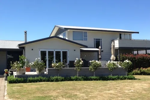 Large Sunny Holiday Home - جاكوزي