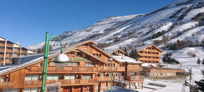 Spacious renovated apartment - 75m², at the foot of the slopes, ideal for families (baby equipment Hotels in Vénosc