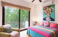 3 Bdrm. townhouse in gorgeous Akumal with WiFi & AC. Beach Club steps away! - balcony
