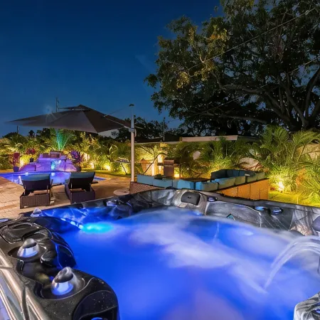 Stunning 3 BR Oasis with Waterfall Grotto by white sands of Clearwater Beach