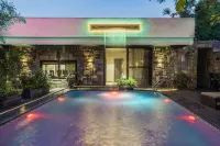 The Out House Pushkar- A Nature Villa - สระว่ายน้ำส่วนตัว