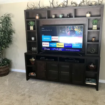 Cozy, 3 bedroom home- ideal for couples or families