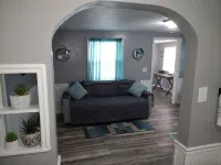1 bed1 bath house, less than 1mile to Union Hospital