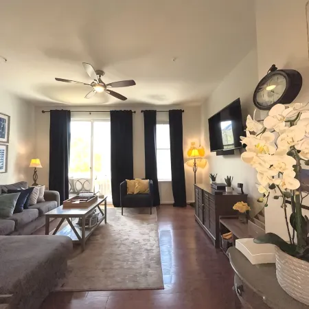 Charming DC Townhome with 3 Private Bedroom Suites Отели рядом с достопримечательностью «Беннинг-роуд»