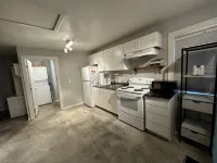 Cozy studio cottage in enchanting Lake Charles with AC, WiFi.