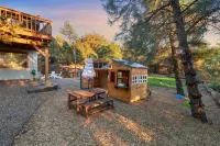Gameroom • Kids Obstacle Course • Fire pit • Grill