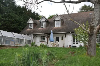 Charming villa 5 minutes from Amboise private room Hotels in 