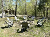 Guest House w/ Pool and Hot Tub! 10min away from Lake Norfork!