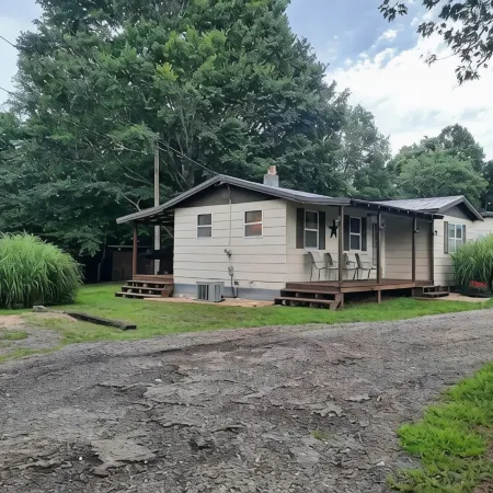 Cozy Country small two bedroom home.