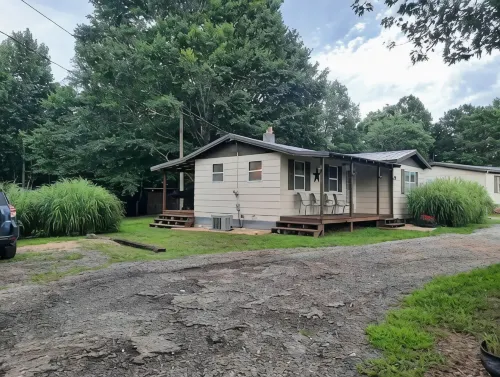 Cozy Country small two bedroom home.