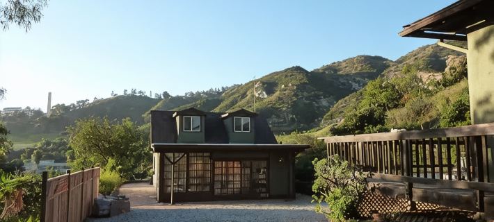 30% OFF! Malibu Serene Cottage w/King Bed • Beach View • BBQ Hotels in Malibu