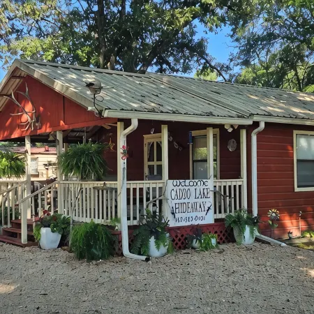 Cabin Like Setting on Secluded Wooded Property 5 Minutes from Caddo Lake