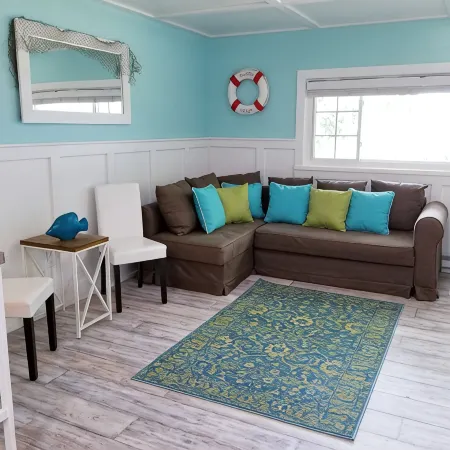Cozy Studio Condo, short walk to Downtown Saugatuck, courtyard water view