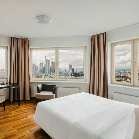 Main Plaza Suite Tower Отели рядом с достопримечательностью «Заксенхаузен»