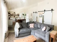 Cottage with gated driveway near downtown & river
