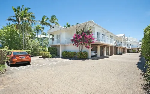 Sunny 2 bedroom 1 bathroom,  north facing balcony free use bikes & kayaks & wifi - 3-Star