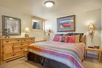 Luxurious Cabin with Mountain & River Views, Hot Tub, 2 blocks to downtown. 3282 - شاليه