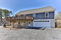 Beautiful Chatham,  Sun Sand & Surf.  8/10 mile to  beaches ,pet friendly home - 3-Star