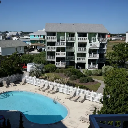 Hidden Gem at Seascapes E Bldg POOL ! - Carolina Beach, NC. Linens Included!